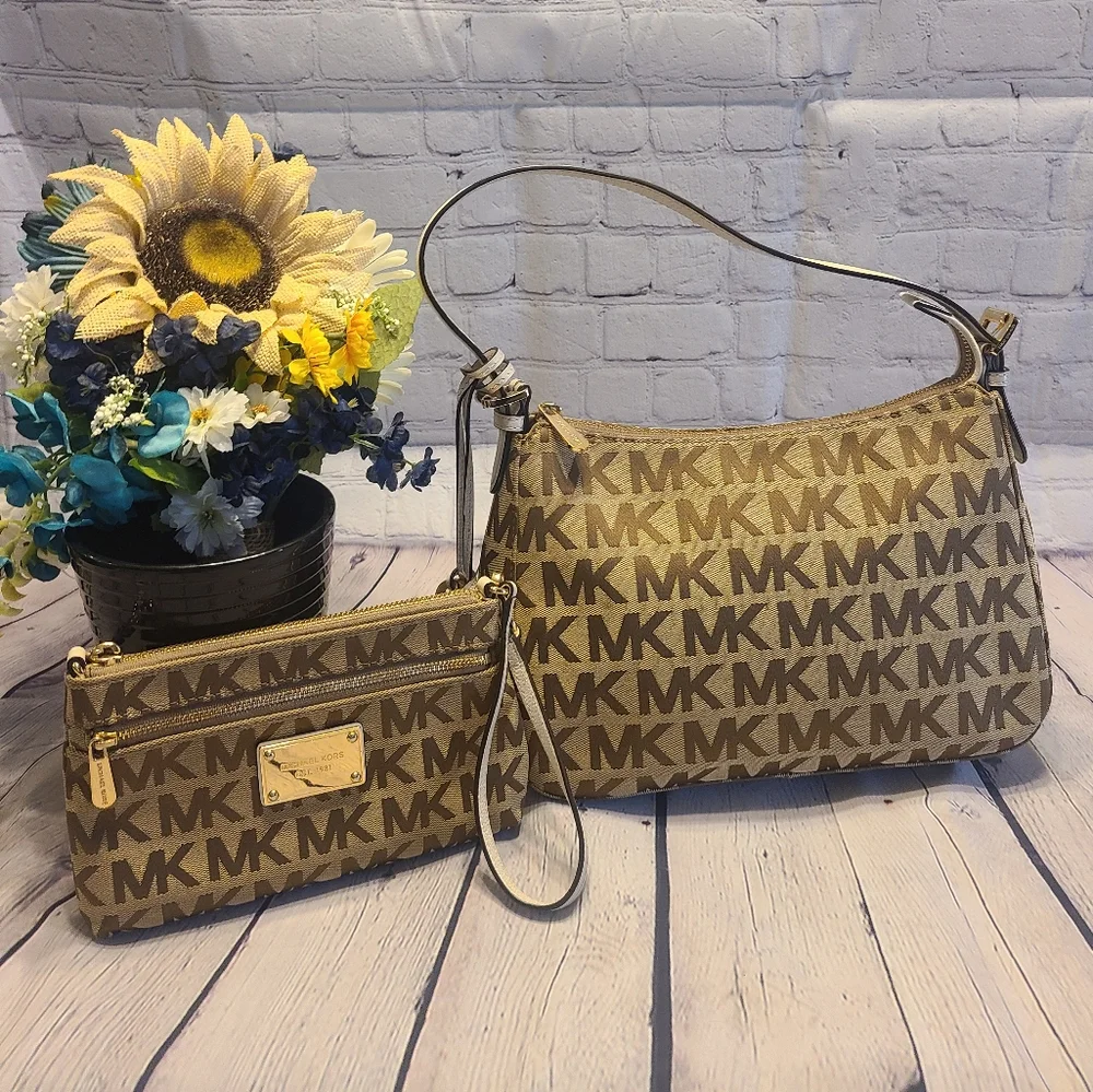 COPY - Michael Kors Handbag and wallet - Picture 1 of 1